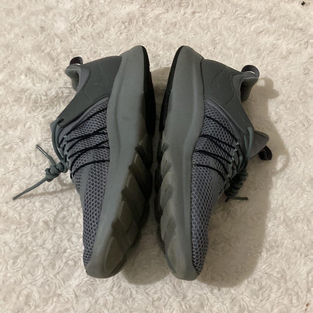 Nike Trainers - Picture 3 of 6